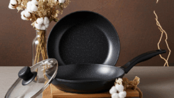 Padella alta nera con coperchio vetro – rivestimento antiaderente/antigraffio – diametro 20/22/24/26/28/30 cm – spessore 2,8 mm